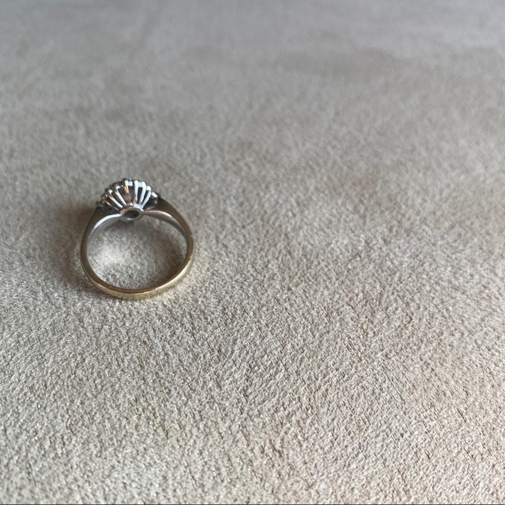 18 gold carat with genuine diamond ring